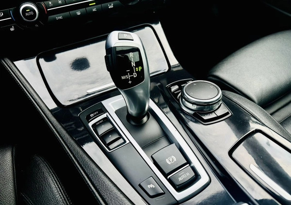BMW Seria 5 cena 73900 przebieg: 198762, rok produkcji 2016 z Zwoleń małe 781